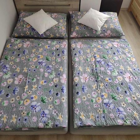 U Mna Doma Apartman Lucatő Kültér fotó
