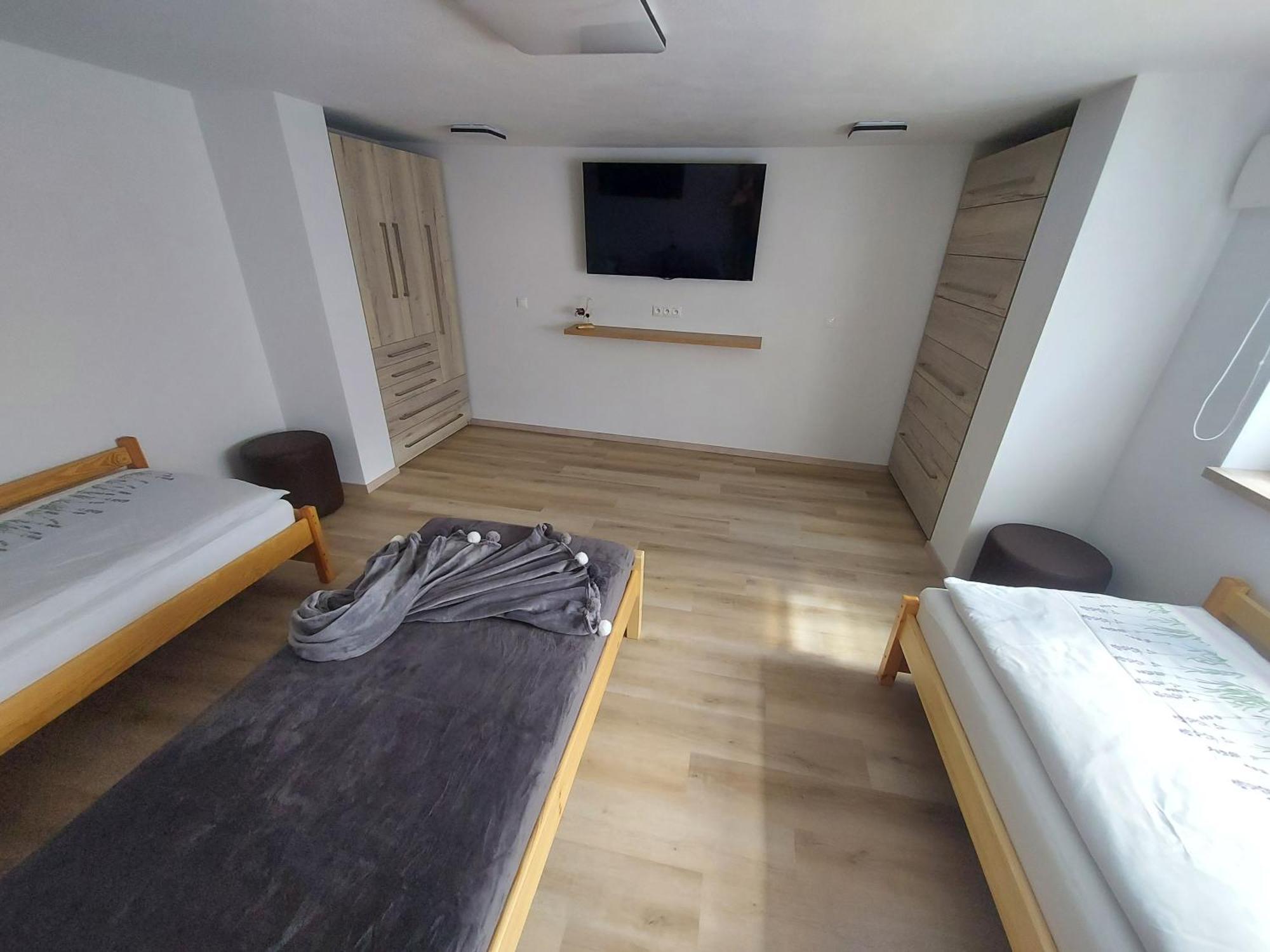 U Mna Doma Apartman Lucatő Kültér fotó