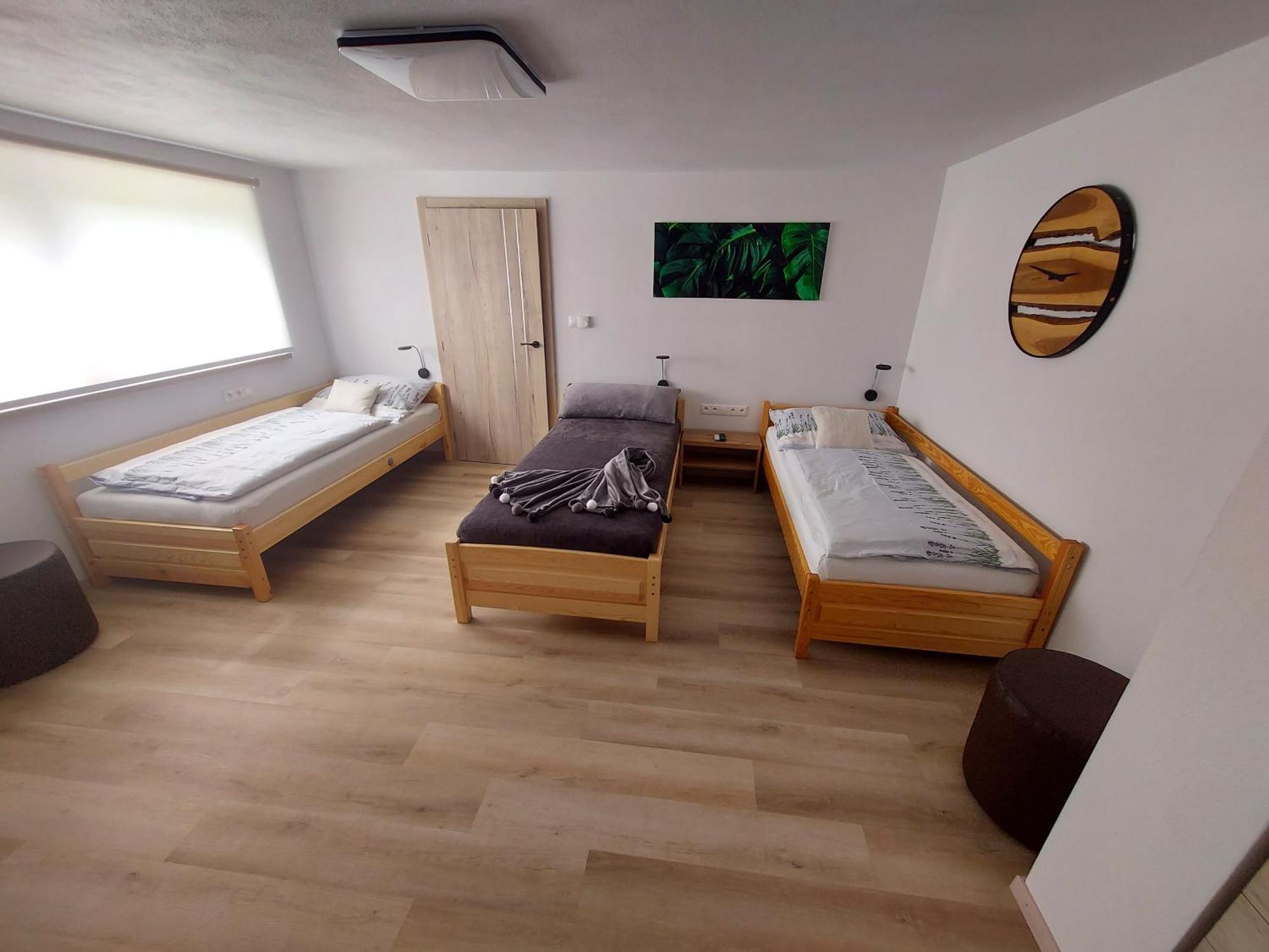 U Mna Doma Apartman Lucatő Kültér fotó