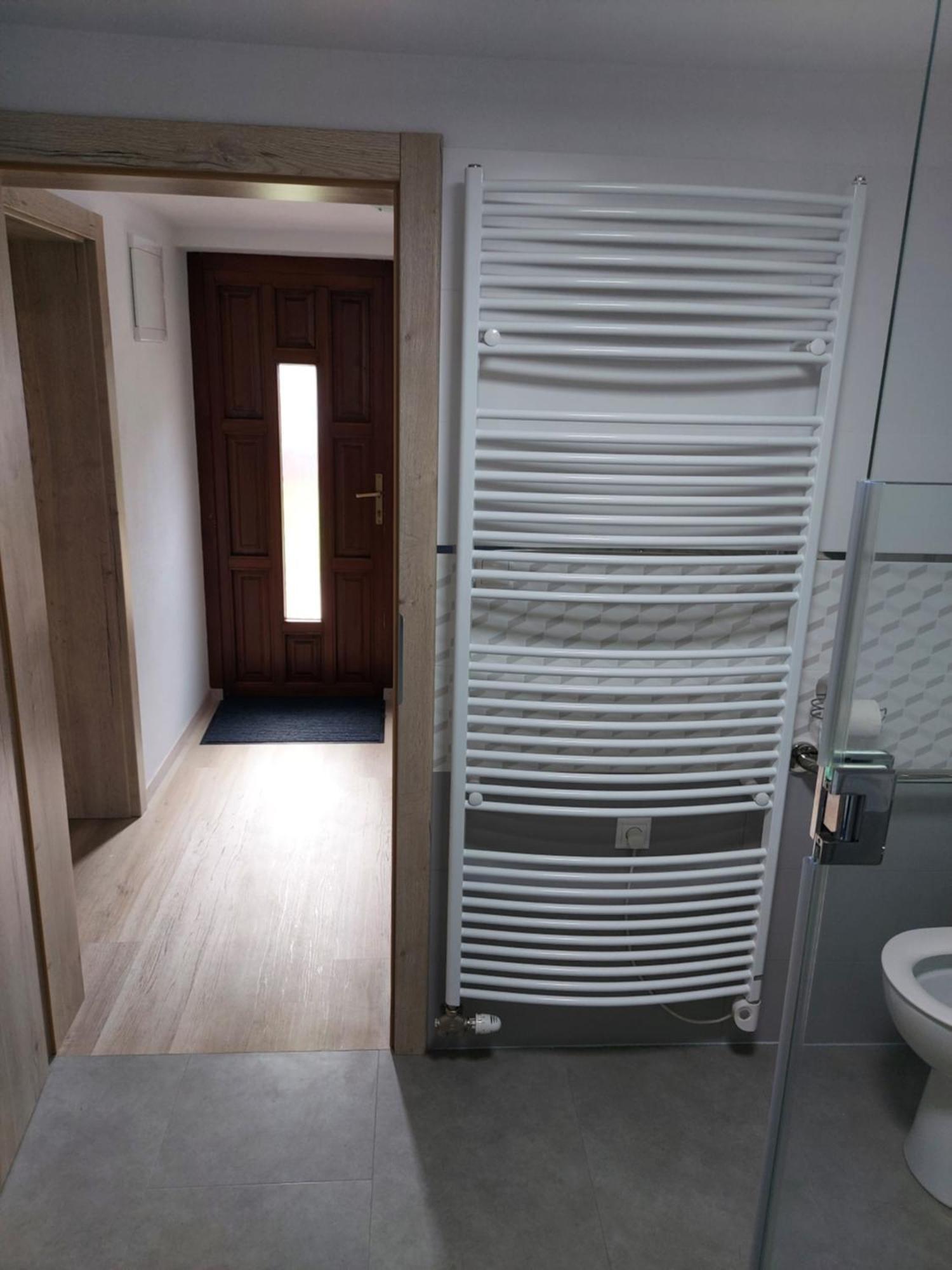U Mna Doma Apartman Lucatő Kültér fotó
