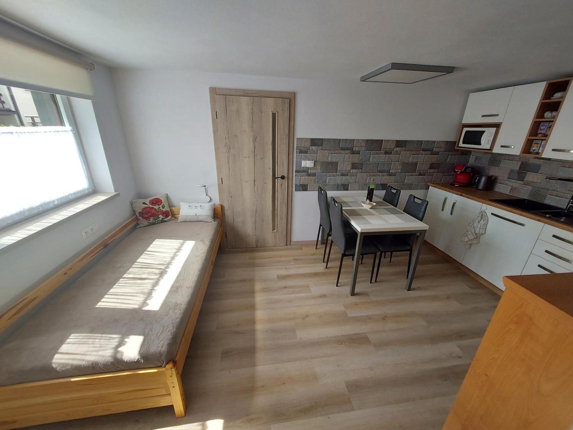 U Mna Doma Apartman Lucatő Kültér fotó
