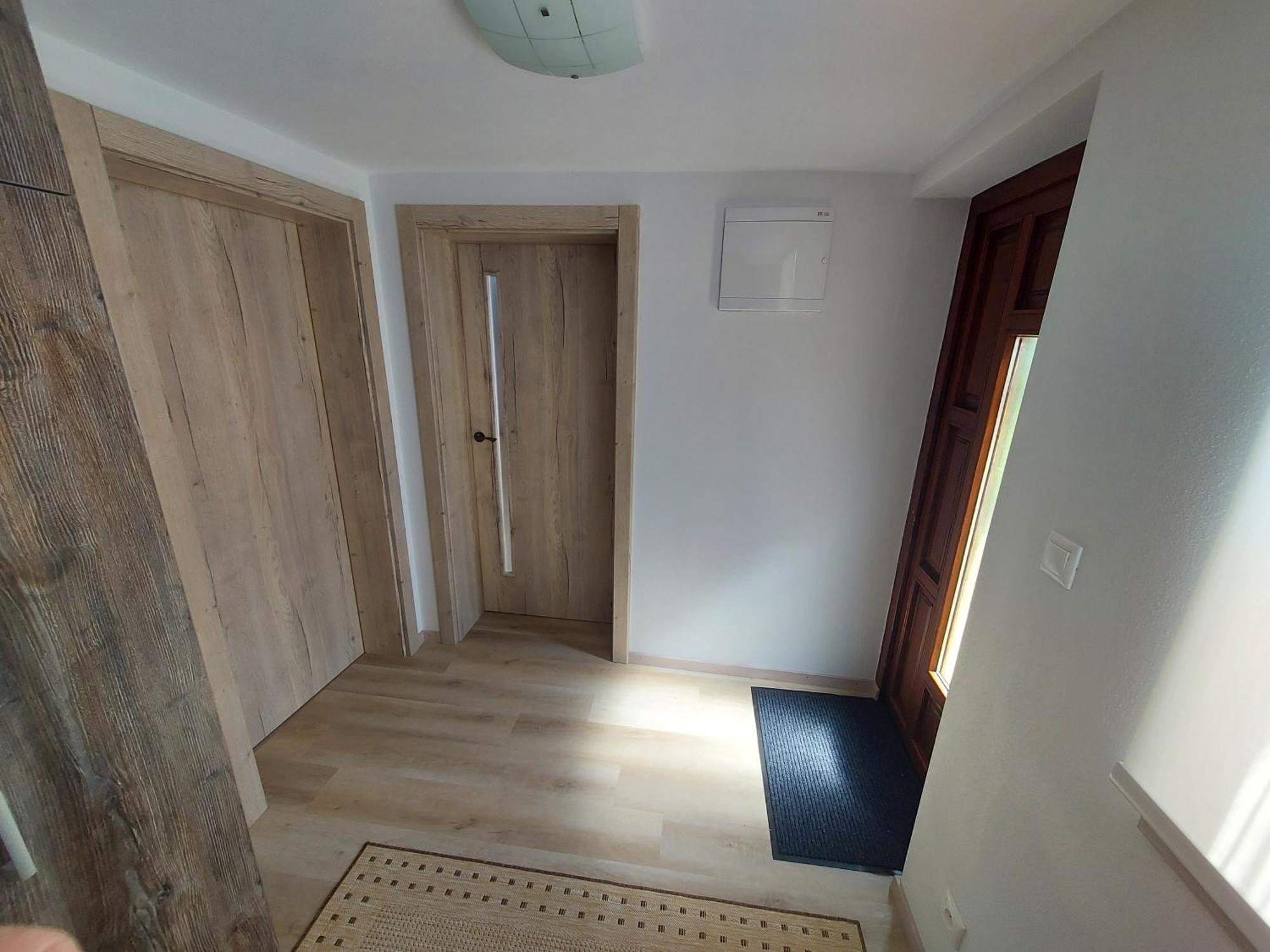 U Mna Doma Apartman Lucatő Kültér fotó